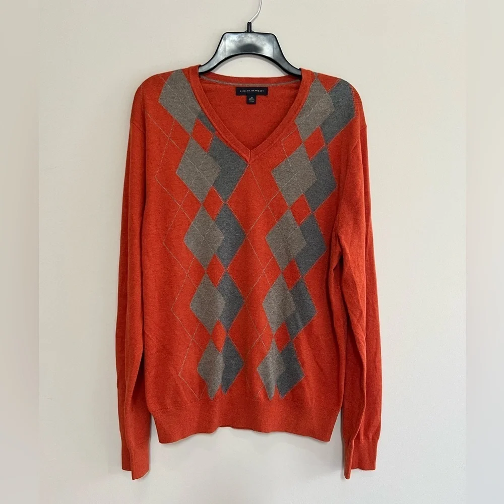 Banana Republic Silk Cashmere Argyle V-Neck Pullover Sweater, Cayenne Orange, M